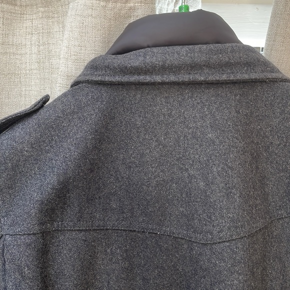 Guess insulated Winter Jacket- New Condition Sz L - Picture 6 of 12